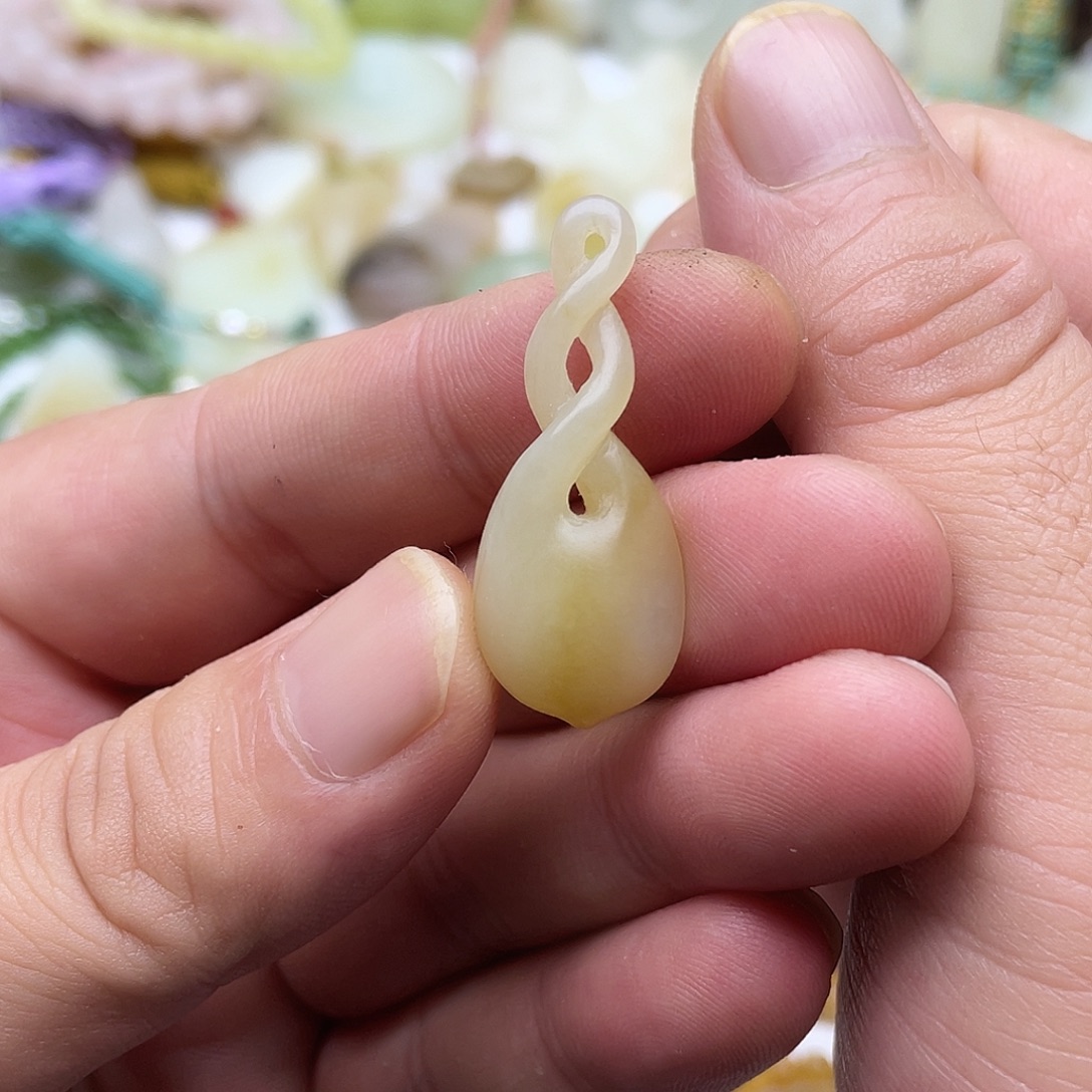 和田玉未镶嵌吊坠(不含链)