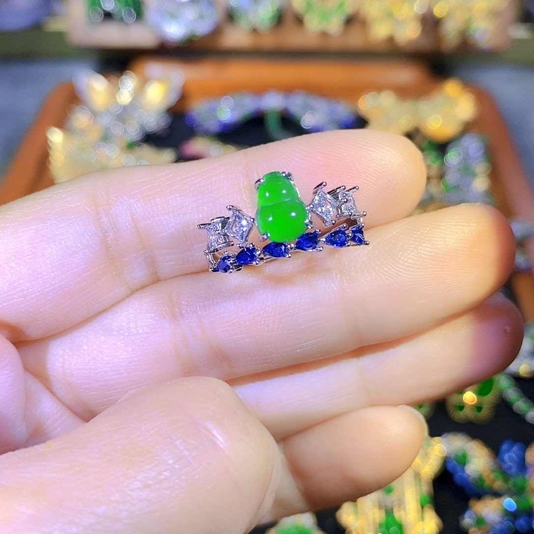 颈饰银S925镶嵌翡翠