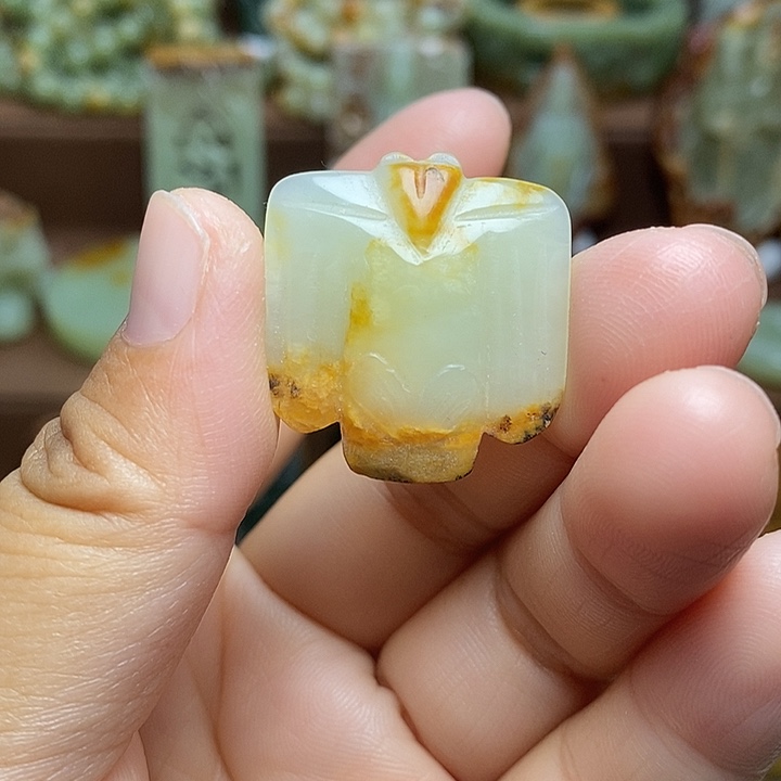 岫岩河磨玉（透闪石质玉）未镶嵌颈饰