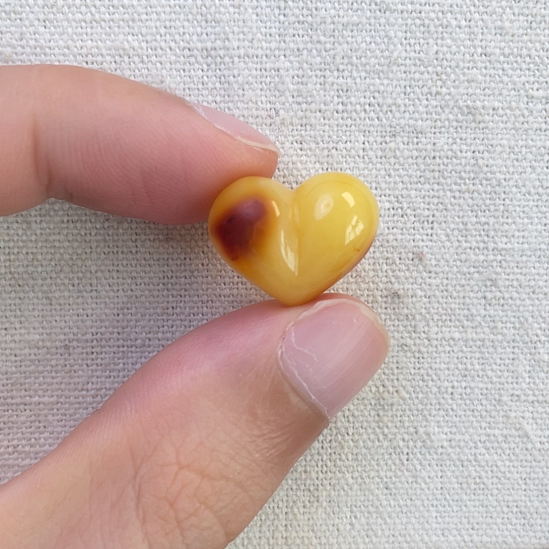 琥珀未镶嵌珠宝奇石屁桃