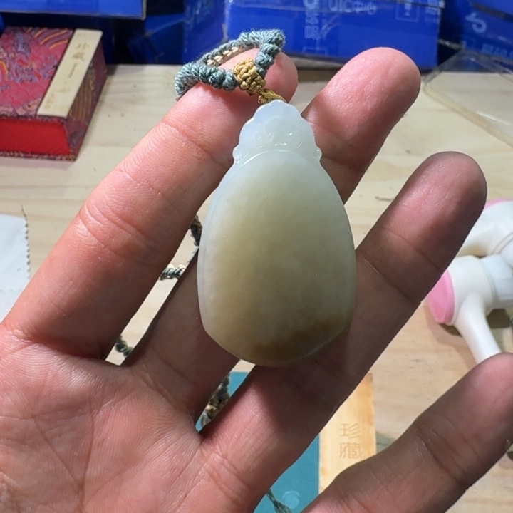 和田玉（糖玉）未镶嵌挂件