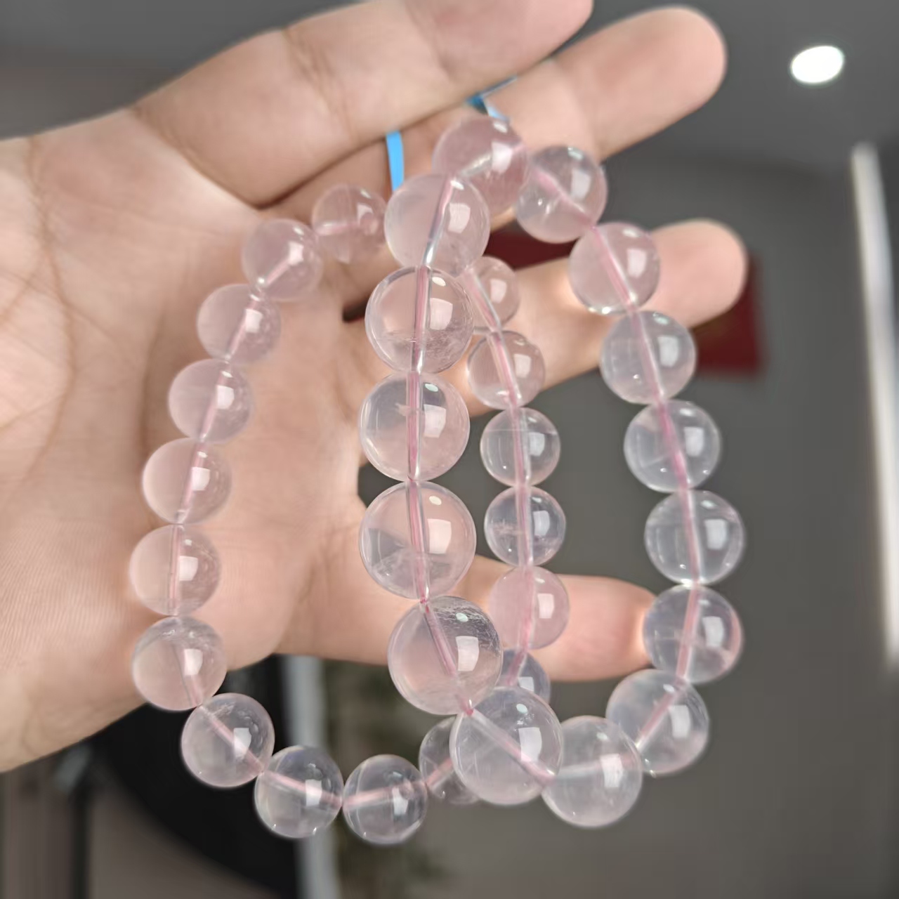 莫桑比克粉晶圆珠单圈手串多样性发一