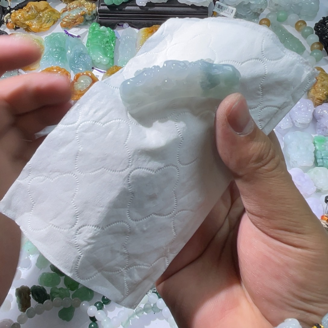 翡翠颈饰未镶嵌天然