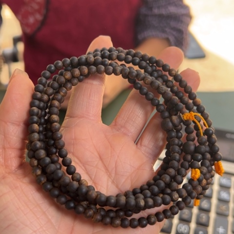 沉香手串蓝宝石沉水卡0.4多样性发1串