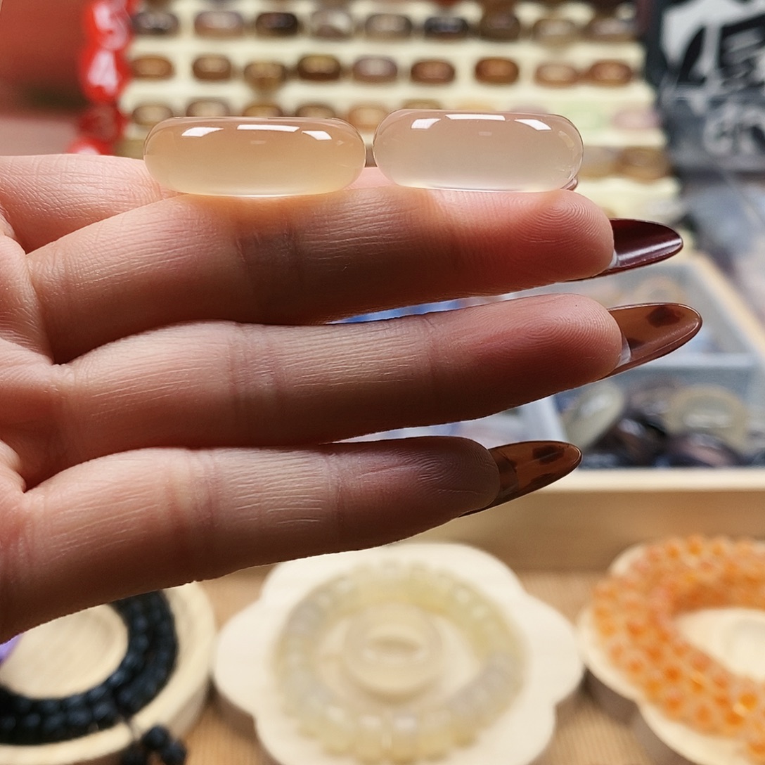 梦***妮玛瑙/玉髓未镶嵌戒指