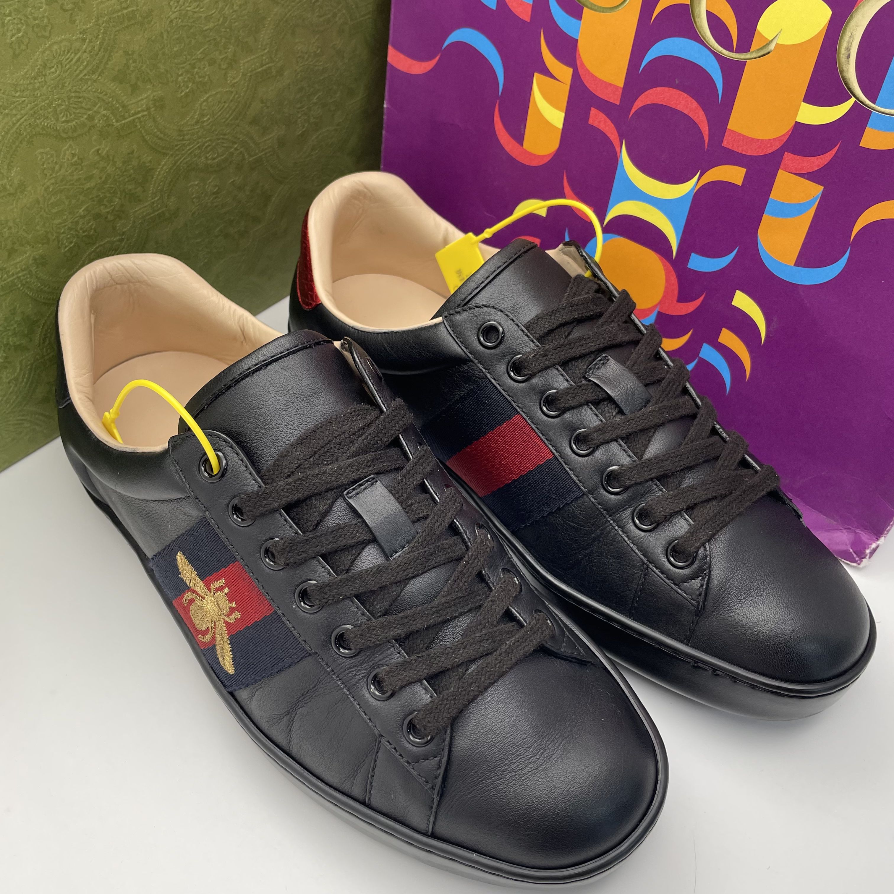 95新 GUCCI/古驰 /38.5欧码/二手男款 刺绣蜜蜂经典黑色休闲板鞋