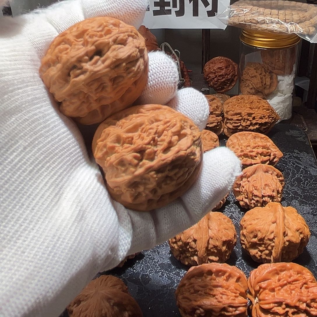 七***筒文玩核桃吊坠原树红玉