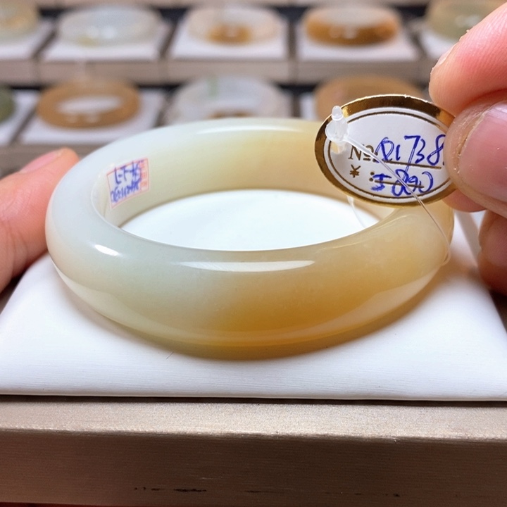 和田玉手镯未镶嵌55