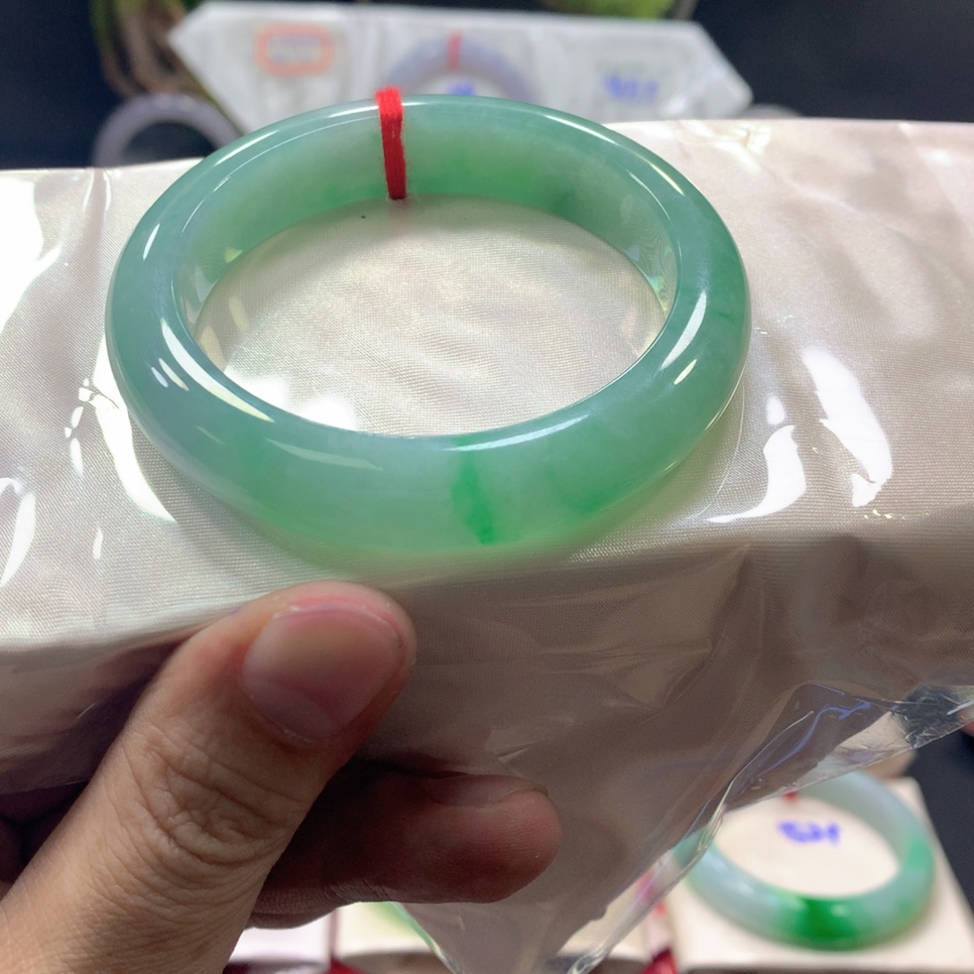 翡翠未镶嵌手镯翡翠手镯