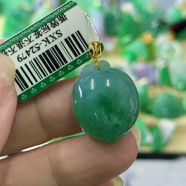 翡翠颈饰18K金镶嵌挂件