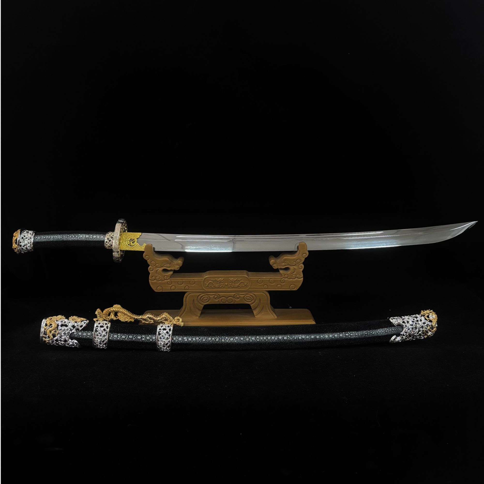 新疆专场【逆鳞绣春刀】排珠鱼皮 纯铜鎏金鎏银 毛铁草钢未开刃摆件