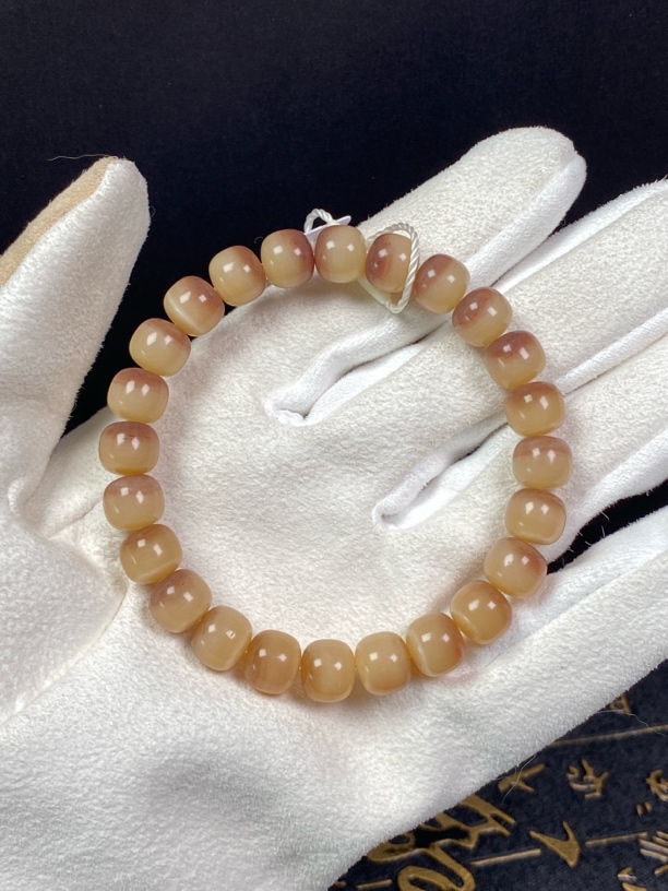 No.521驼骨手持老老老料焦糖驼骨手串