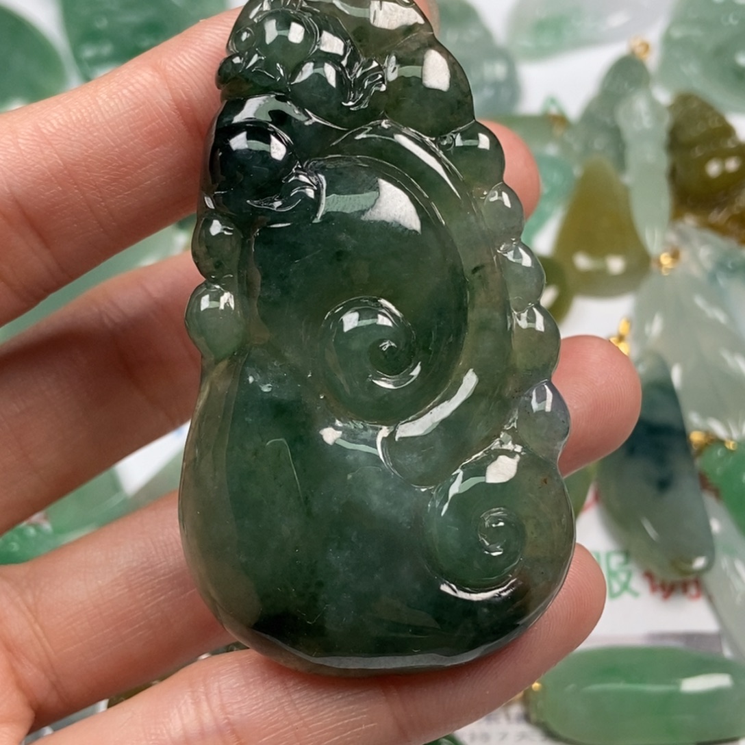 翡翠未镶嵌颈饰翡翠