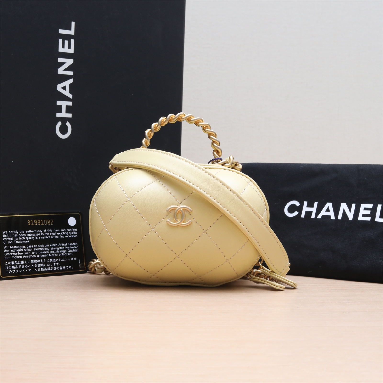 99新 Chanel/香奈儿 黑黑精选 金属皮穿链手柄 泡泡化妆包 小号