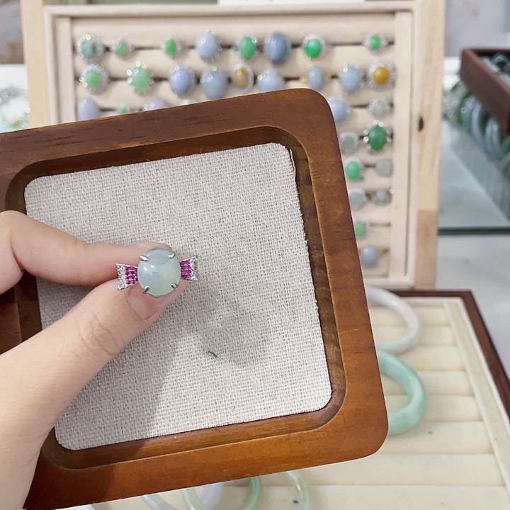 翡翠未镶嵌颈饰天然翡翠Ａ货