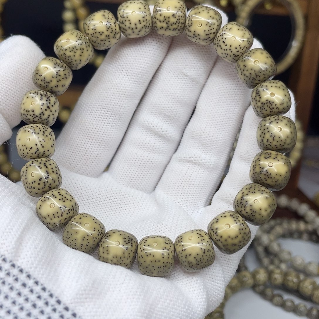 吊坠星月菩提12-11，双留白