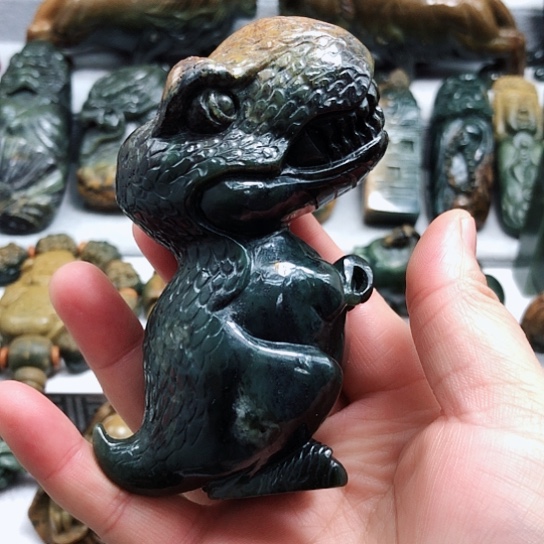 岫岩河磨玉（透闪石质玉）把件未镶嵌