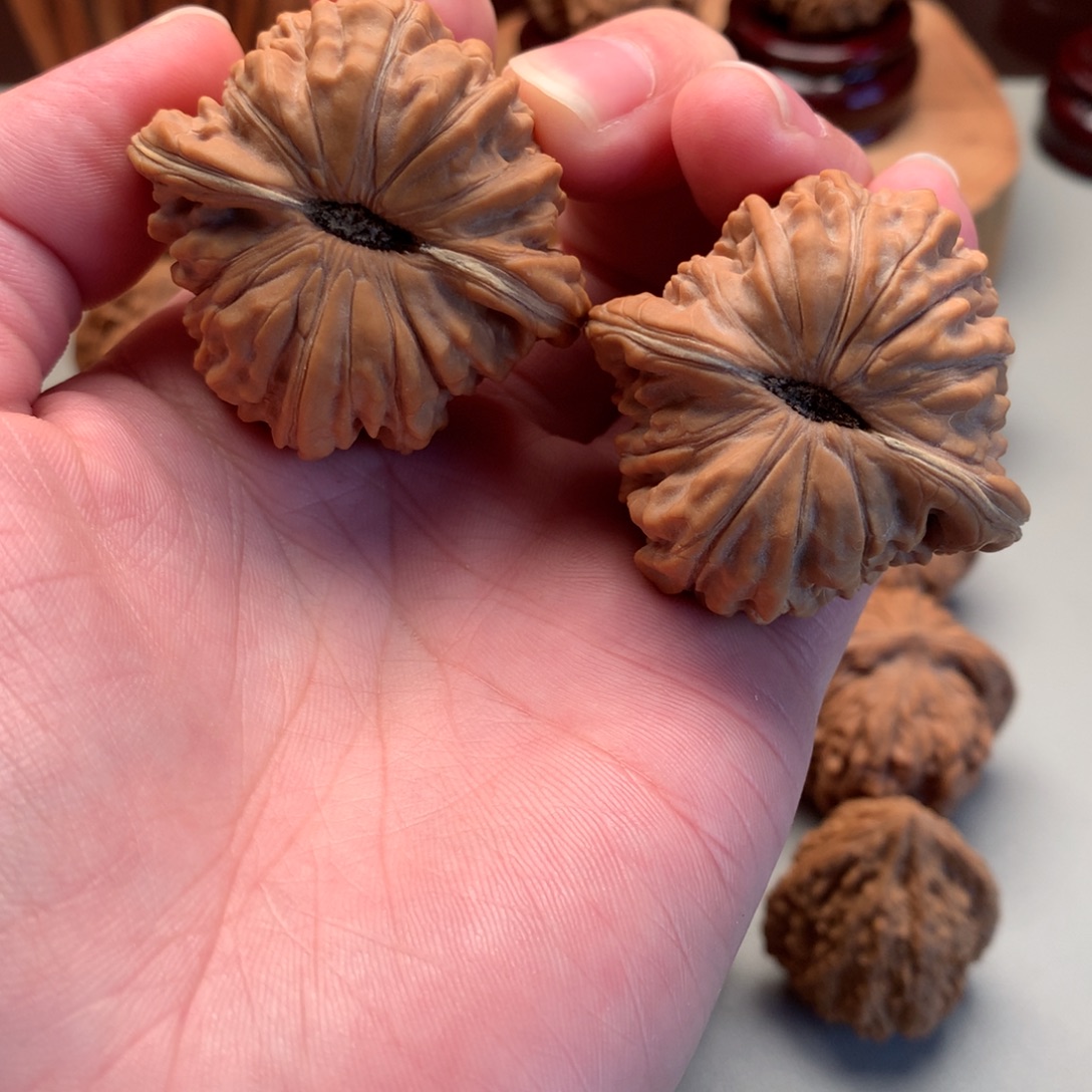 孤***鸿吊坠文玩核桃精品四座楼