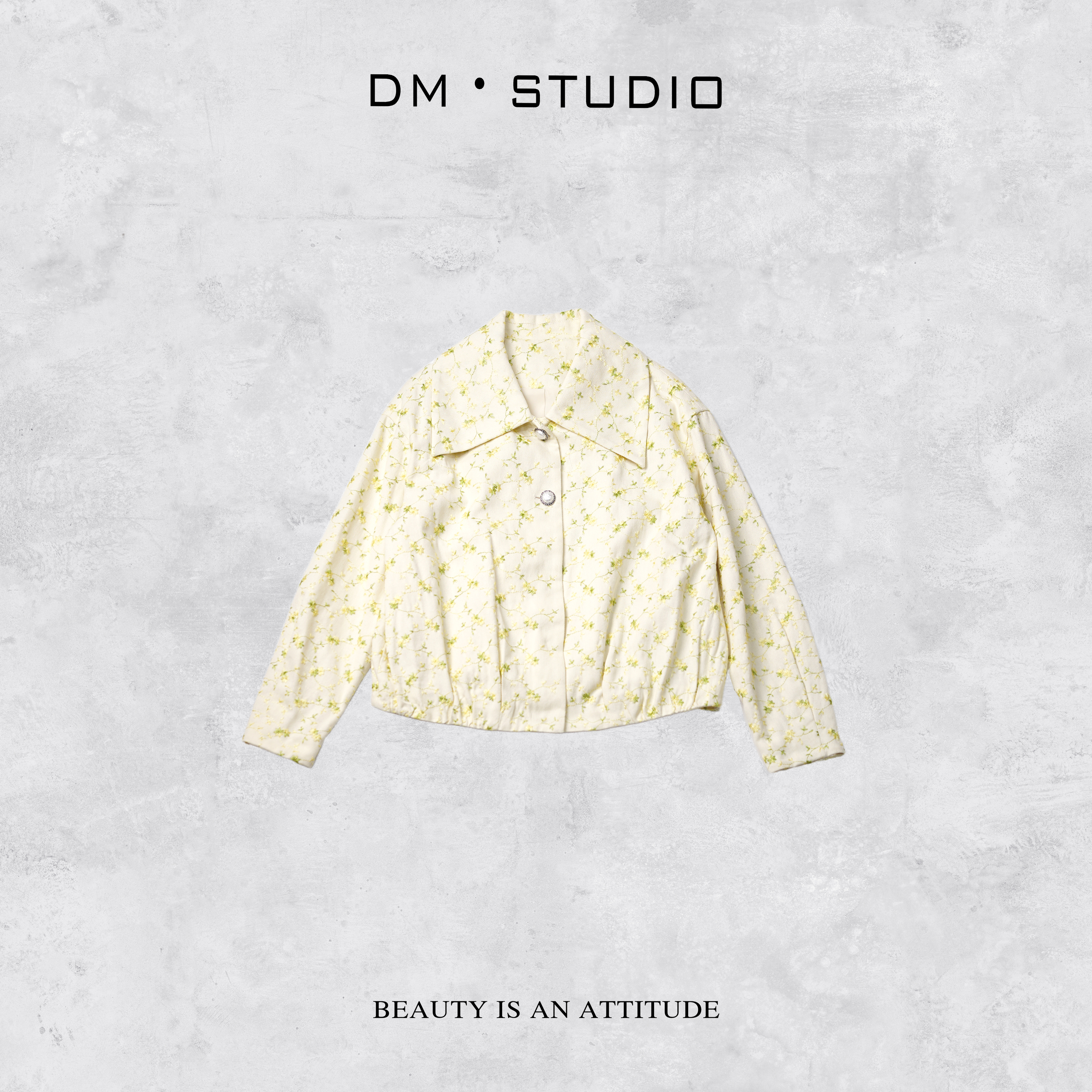 DEDM-DM•STUDIO/春款减龄高级感精致碎花翻领排扣外套（SS25729）