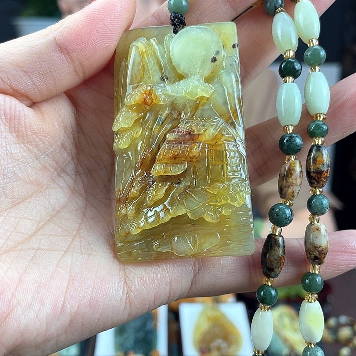 蛇纹石玉颈饰未镶嵌