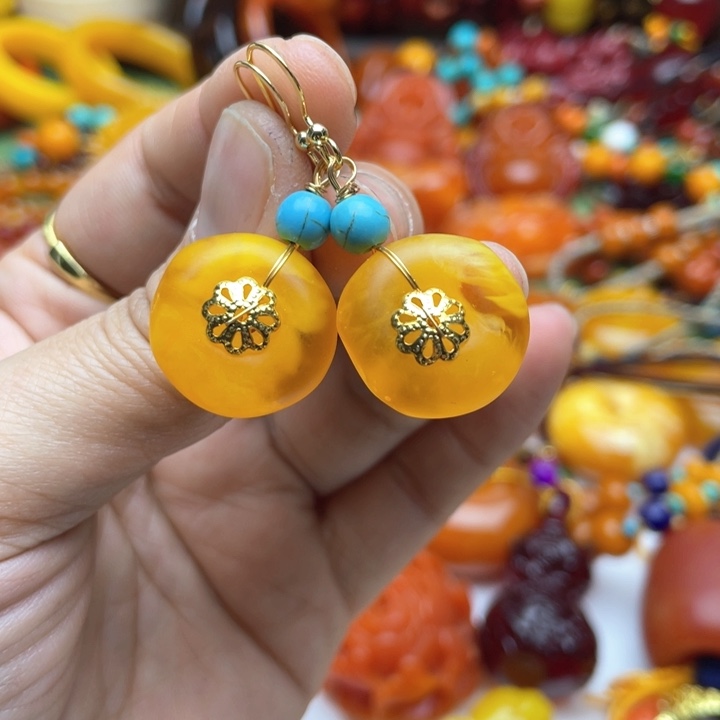 树脂制品62号扣子耳坠