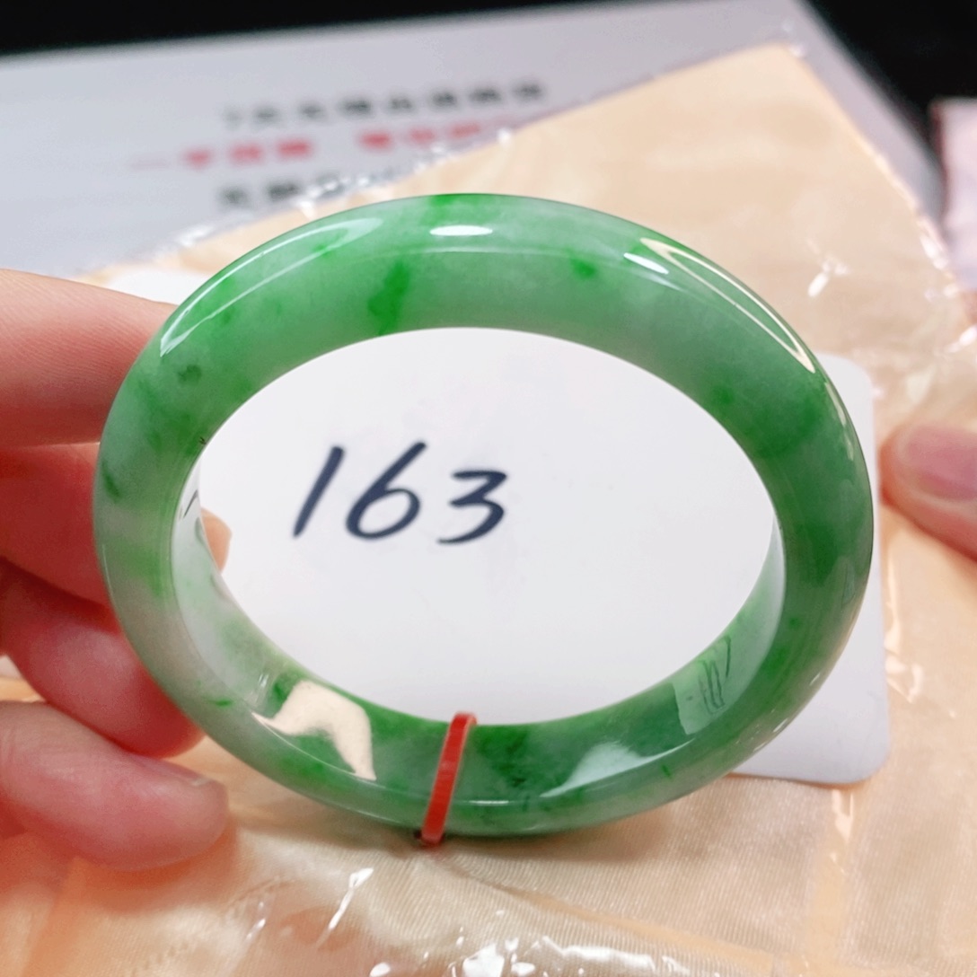 翡翠手镯未镶嵌54圈口