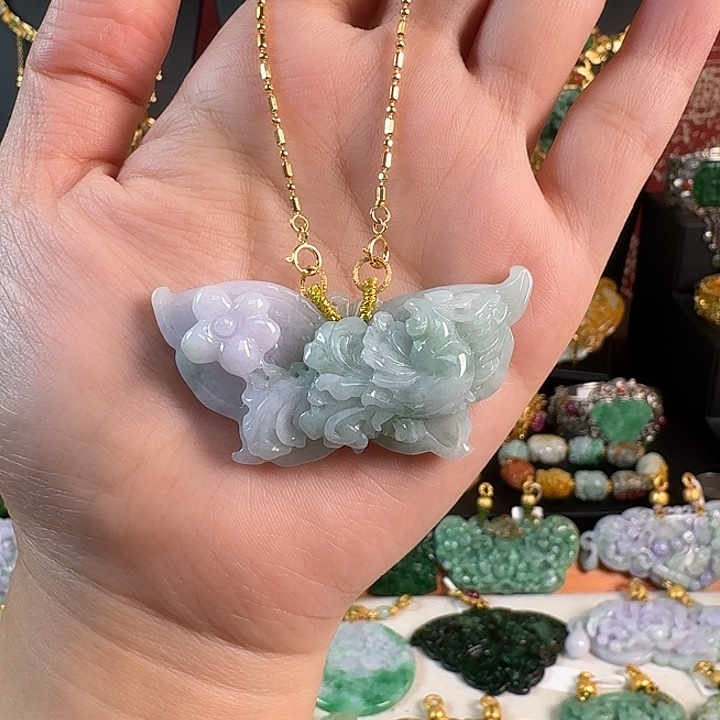 翡翠未镶嵌颈饰春彩吊坠