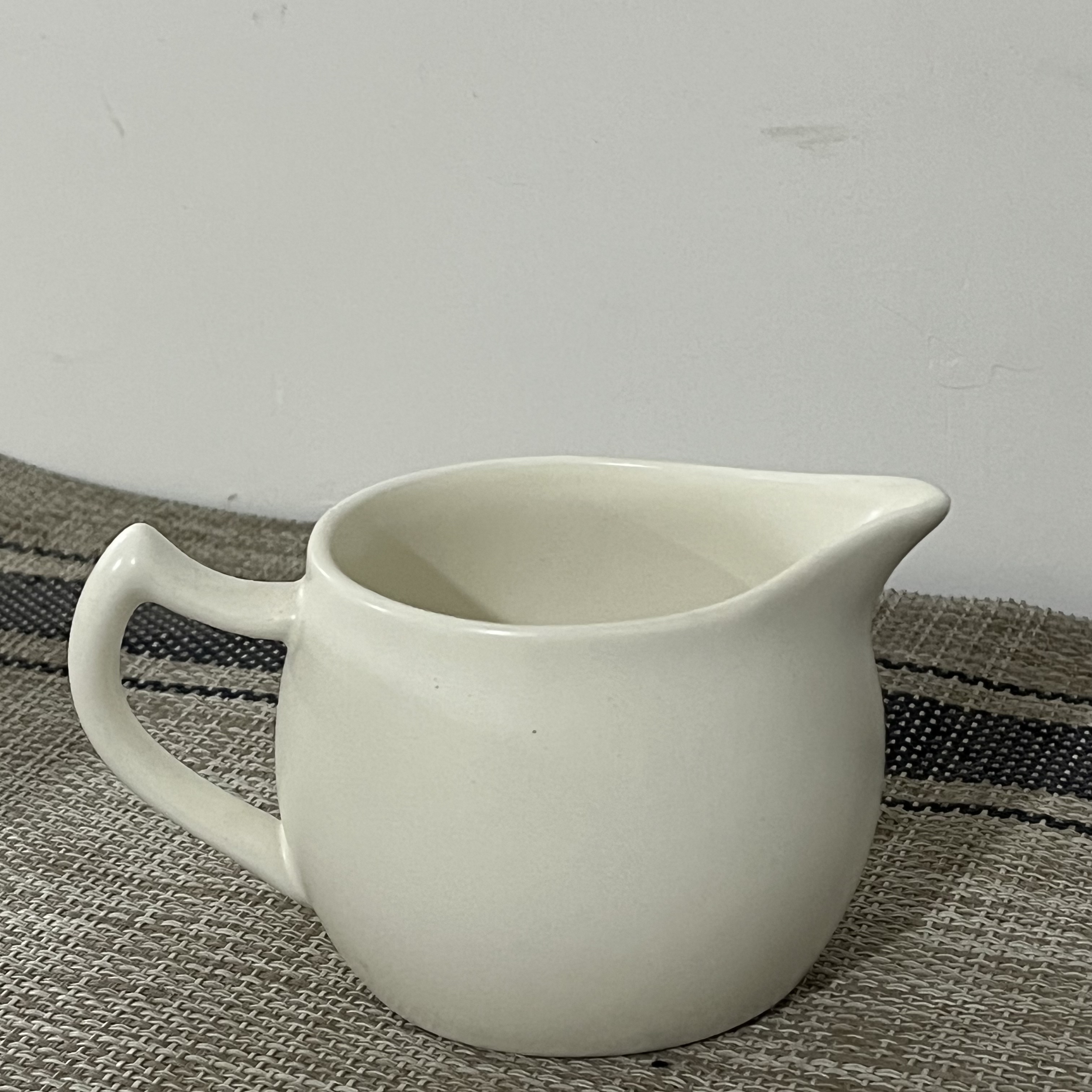 1个装微瑕加壶嘴长7.5cm 高6cm容量约150毫升日常高温陶瓷公道杯