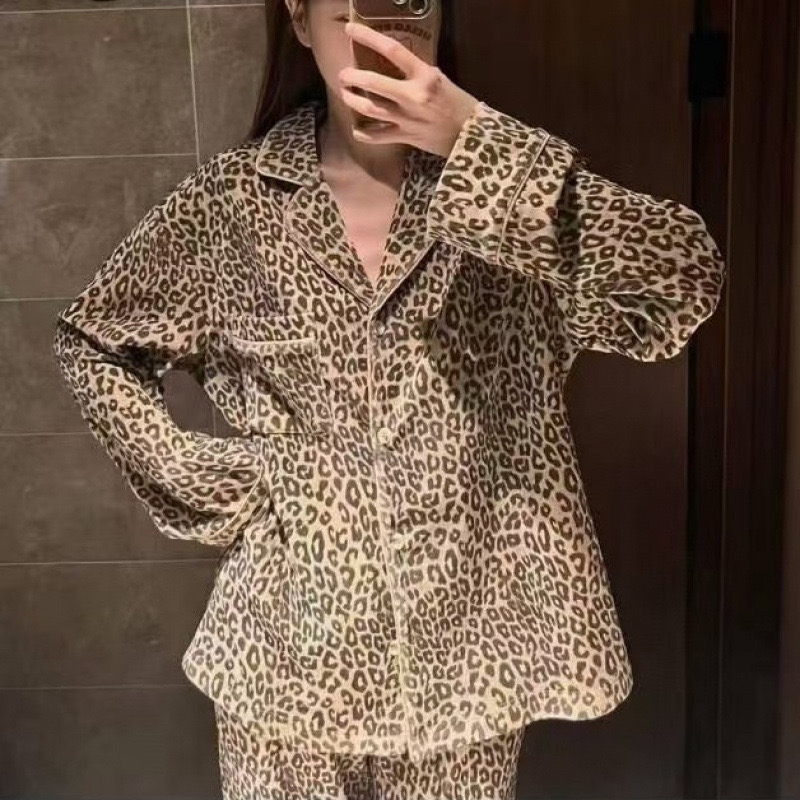 新款个性豹纹睡衣秋冬款女士高级海岛绒开衫家居服时尚套装可外穿