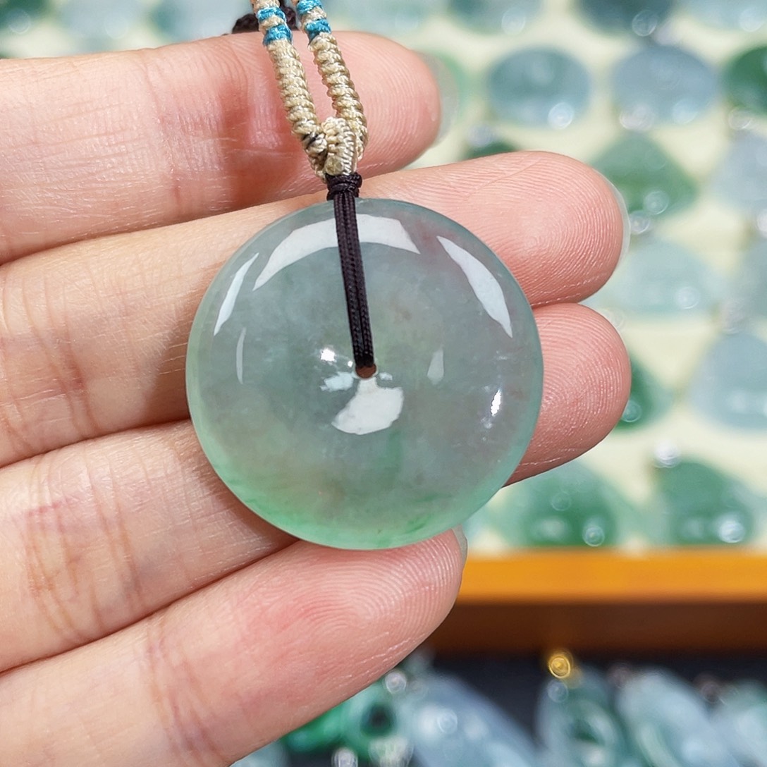 翡翠颈饰未镶嵌吊坠