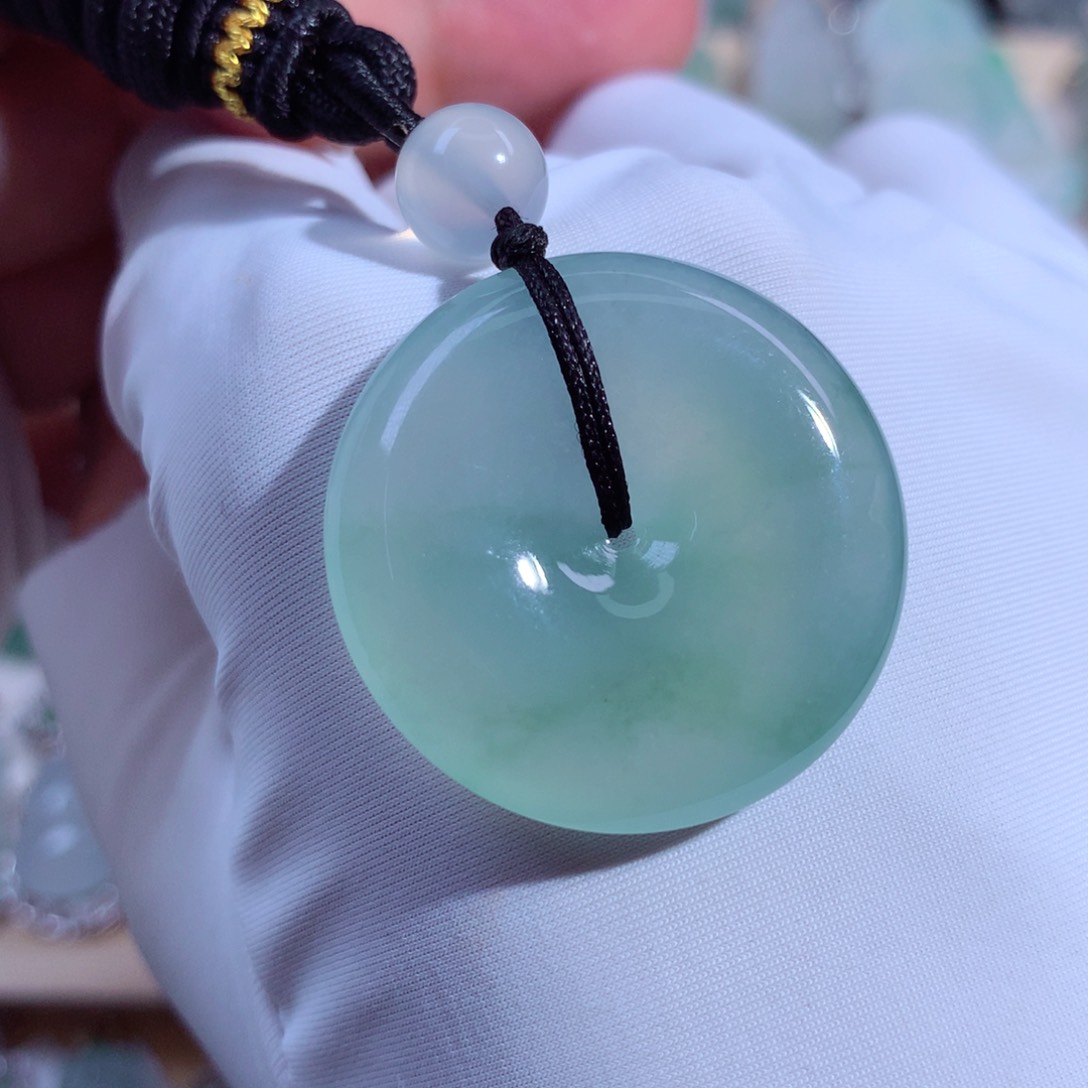 翡翠吊坠(不含链)未镶嵌29.9×6.4