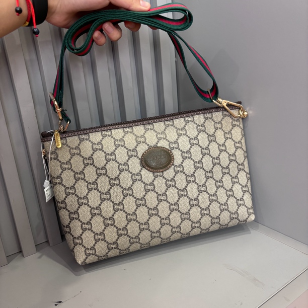 95新 GUCCI/古驰 兔兔奢/古驰斜挎包/240706114