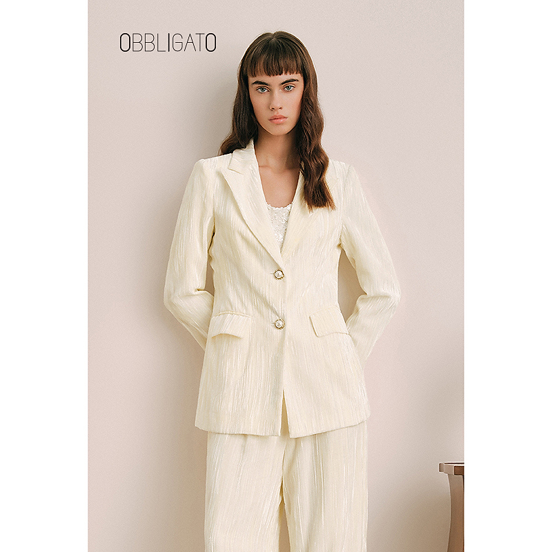 OBBLIGATO奥丽嘉朵1C34110040春季压褶肌理感中古扣外套