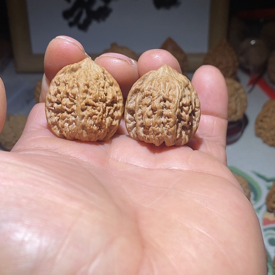 文玩核桃把件30尺满天星