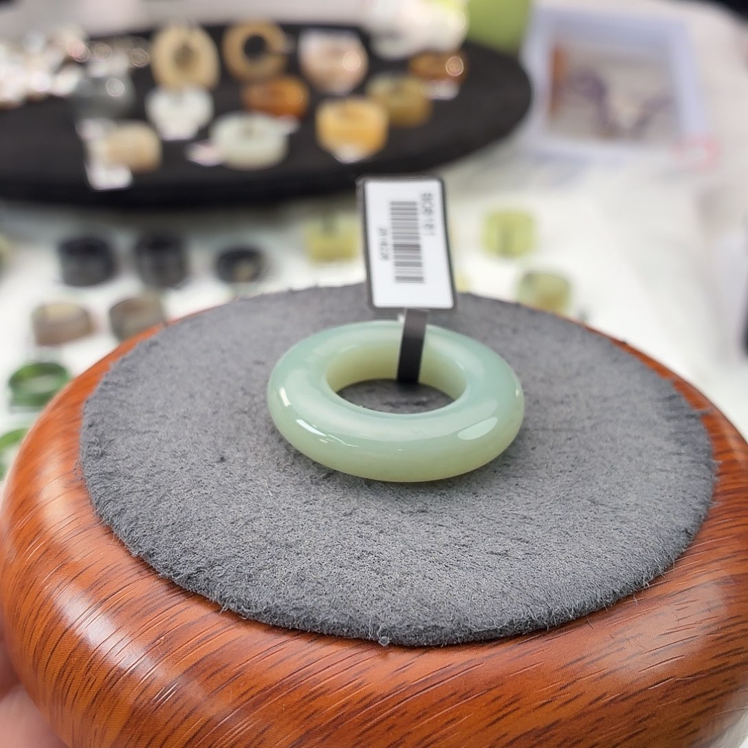 和田玉（糖玉）未镶嵌戒指b170奶蓝泥鳅背17.2