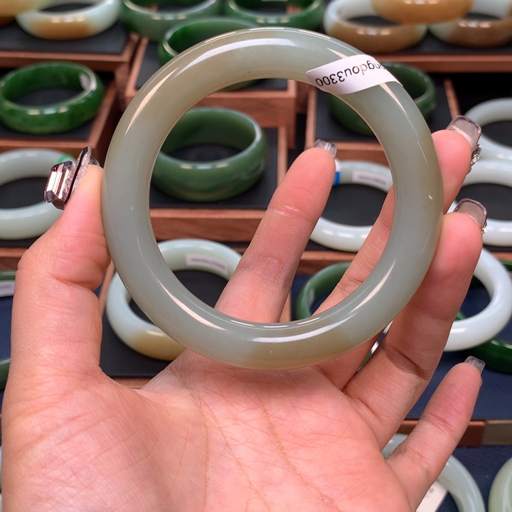 和田玉手镯59圈口未镶嵌