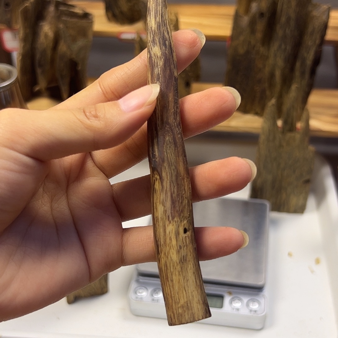 木质天然虫漏树心油 8克