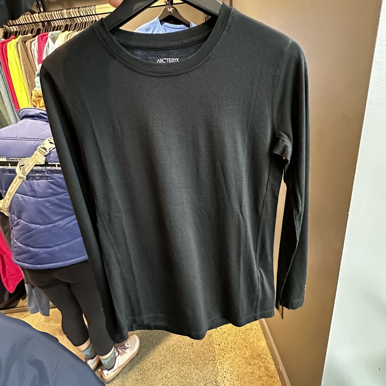 H女款 lana merino 长袖打底 羊毛衫 黑色