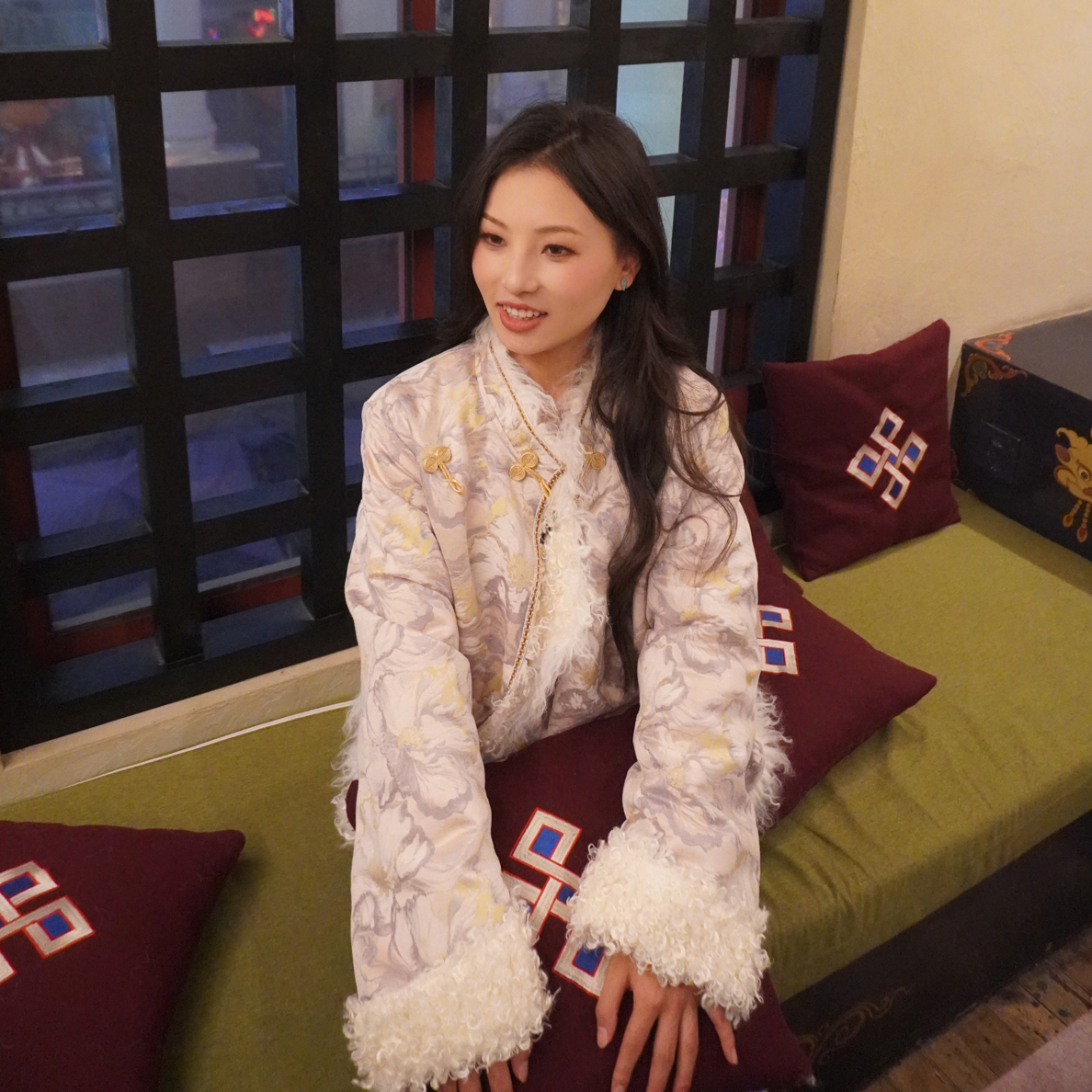 新款【擦热包边】高密原金提花手工盘扣时尚印花新藏式外套