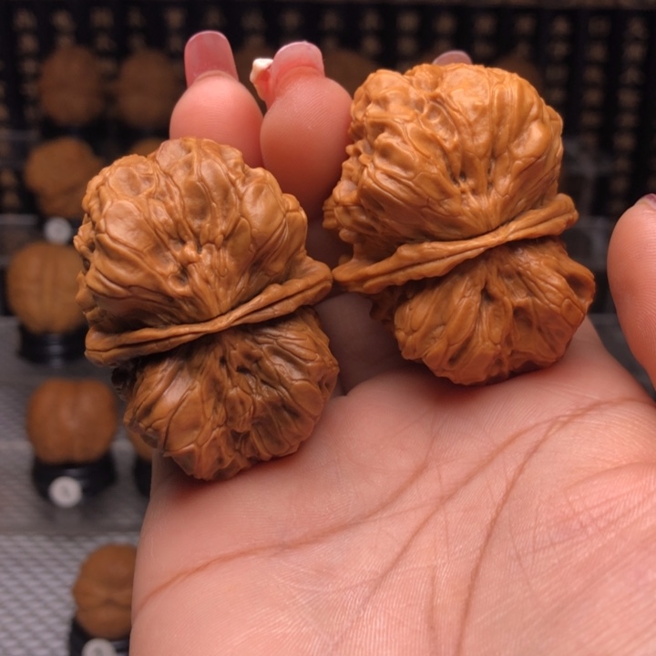 橄榄核吊坠望****料盘石鬼脸