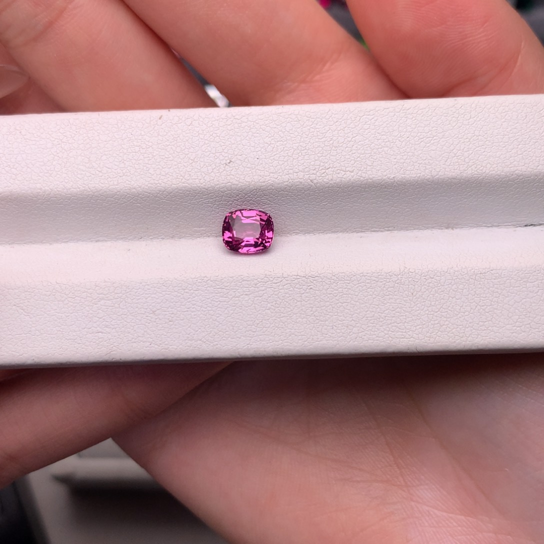 裸石尖晶石小**?1.68ct
