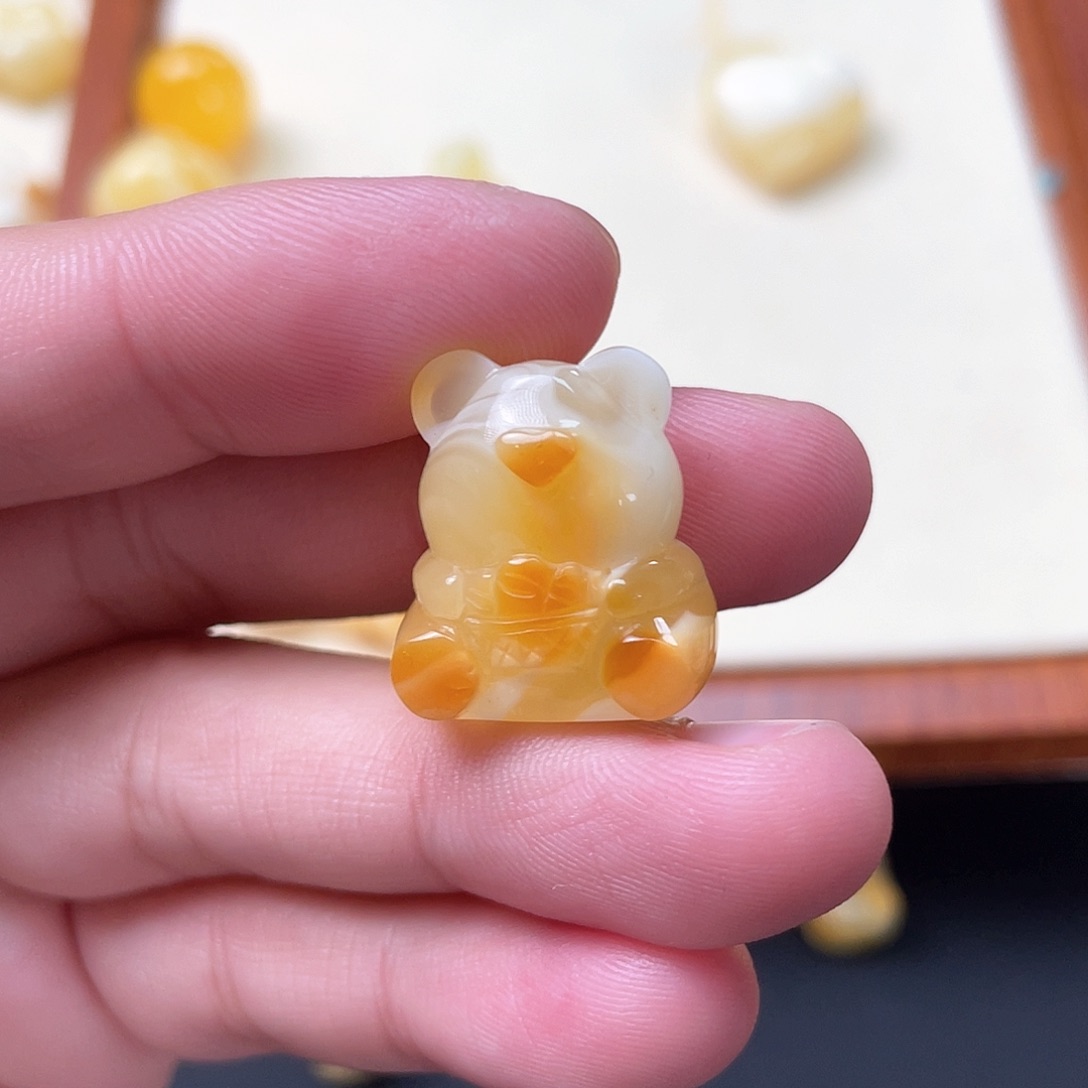 琥珀珠宝奇石未镶嵌