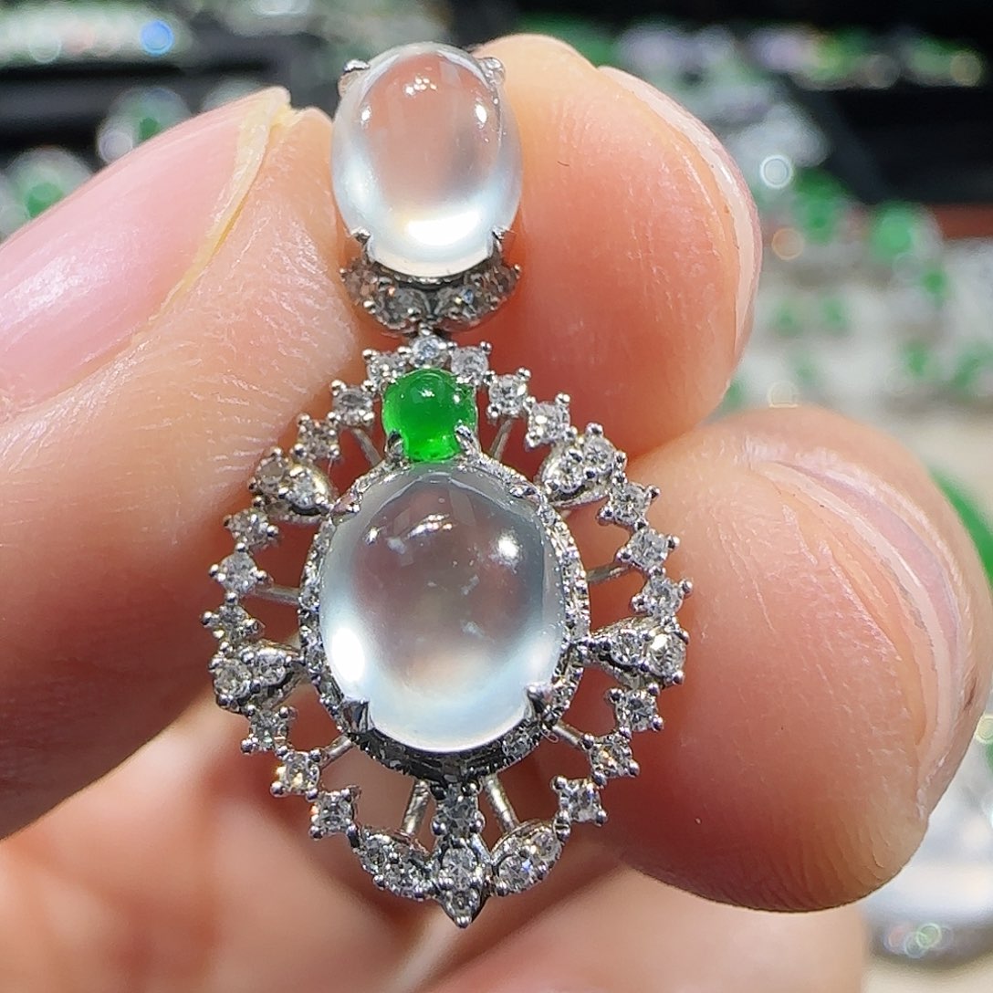 翡翠吊坠(不含链)18K金镶嵌