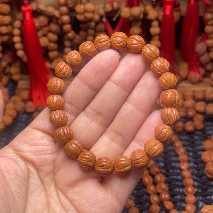 木质类龙纹桃枭挂件