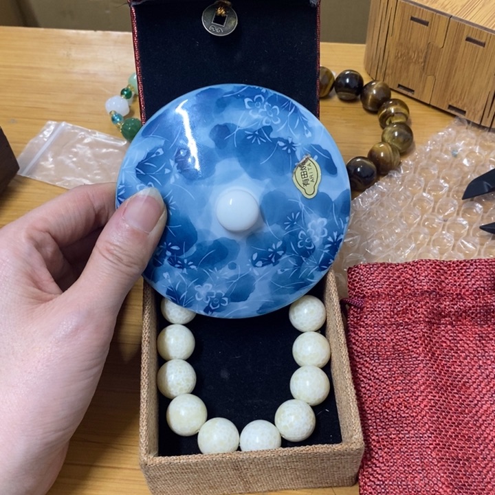 摆件哈中古工艺品一件