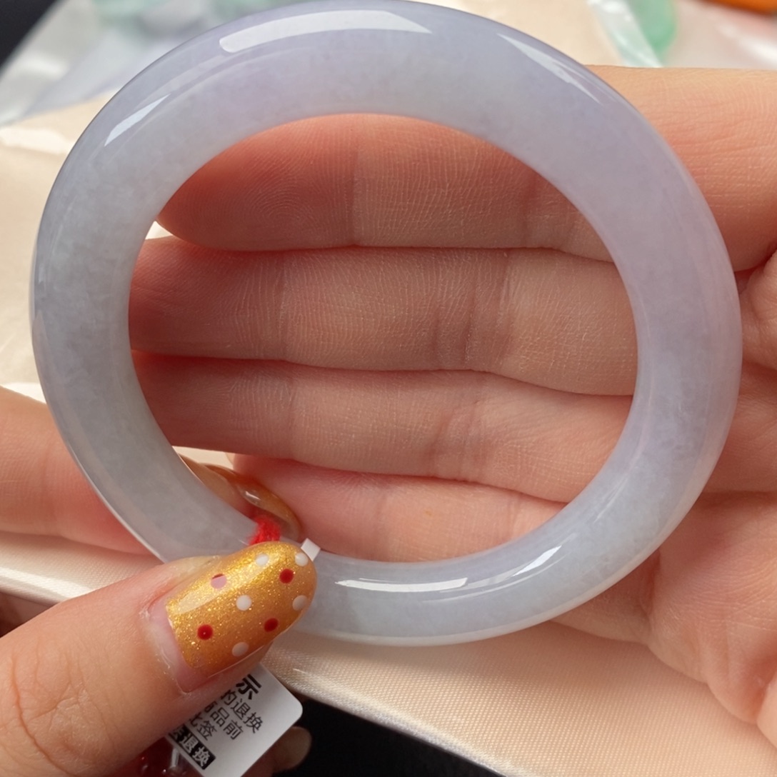 翡翠手镯未镶嵌56圆条