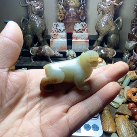 未镶嵌和田玉摆件