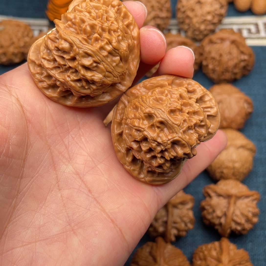 文玩核桃把件43全品毕业三角桃心宫灯