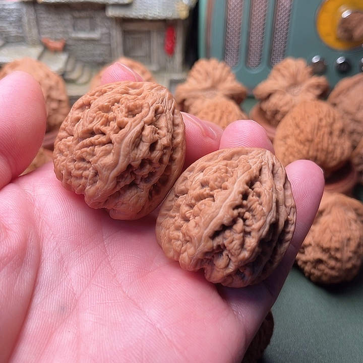 文玩核桃把件三角游龙粗筋