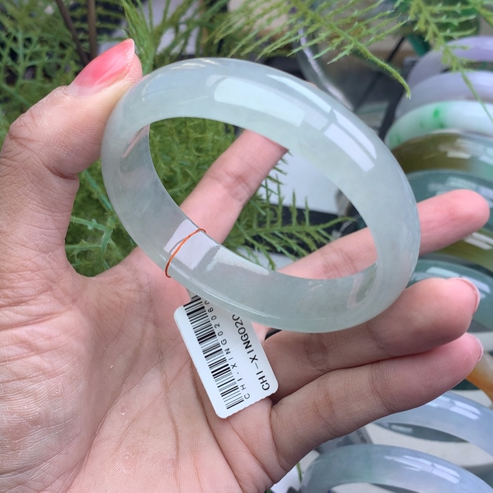 翡翠手镯未镶嵌天然翡翠手镯